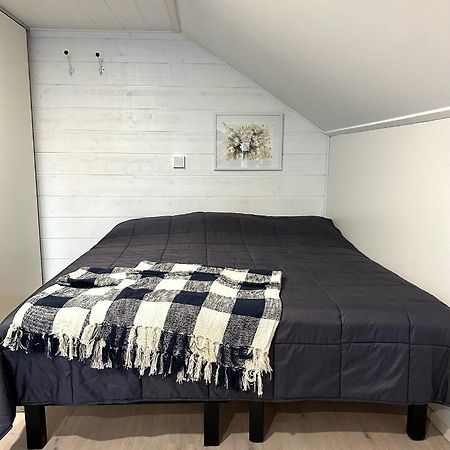 Cosy Berry Loft Apartment โรวานิเอมิ ภายนอก รูปภาพ